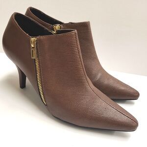 Apri Brown Zippered Ankle Heels Womens size 9